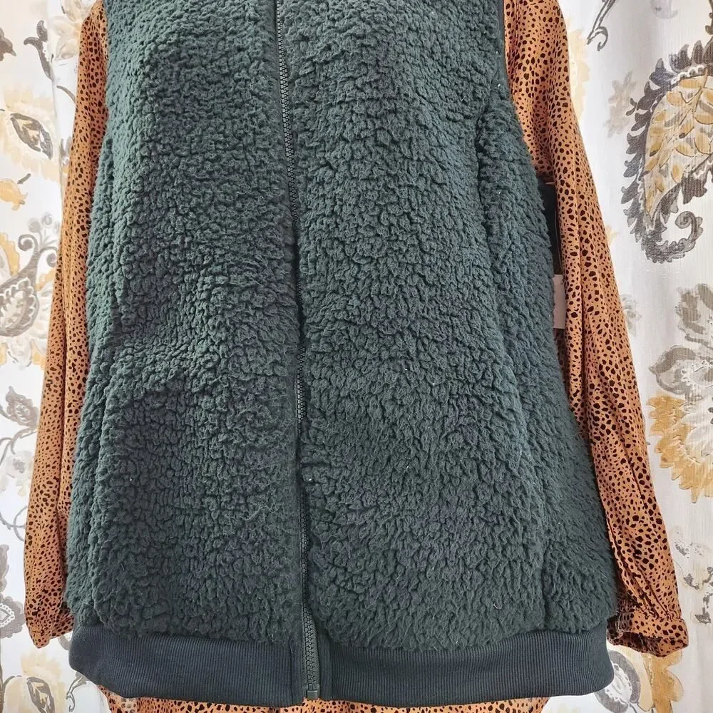 Time & Tru Sweater Vest Zip Front Women's Large Green Pockets Warm Light Weight